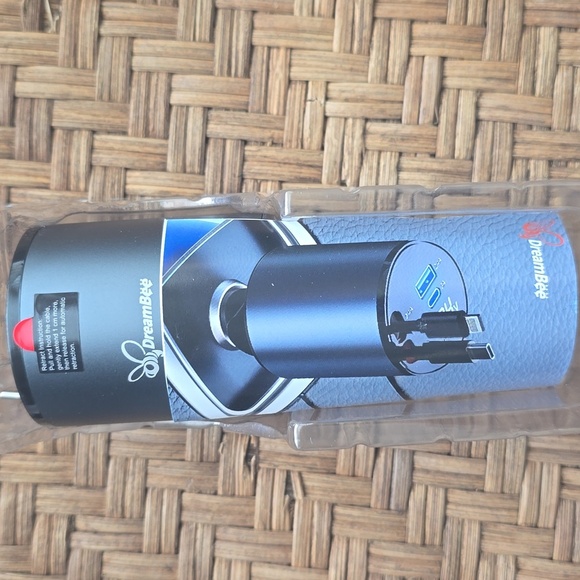 NIB Car Phone Charger - Picture 5 of 6